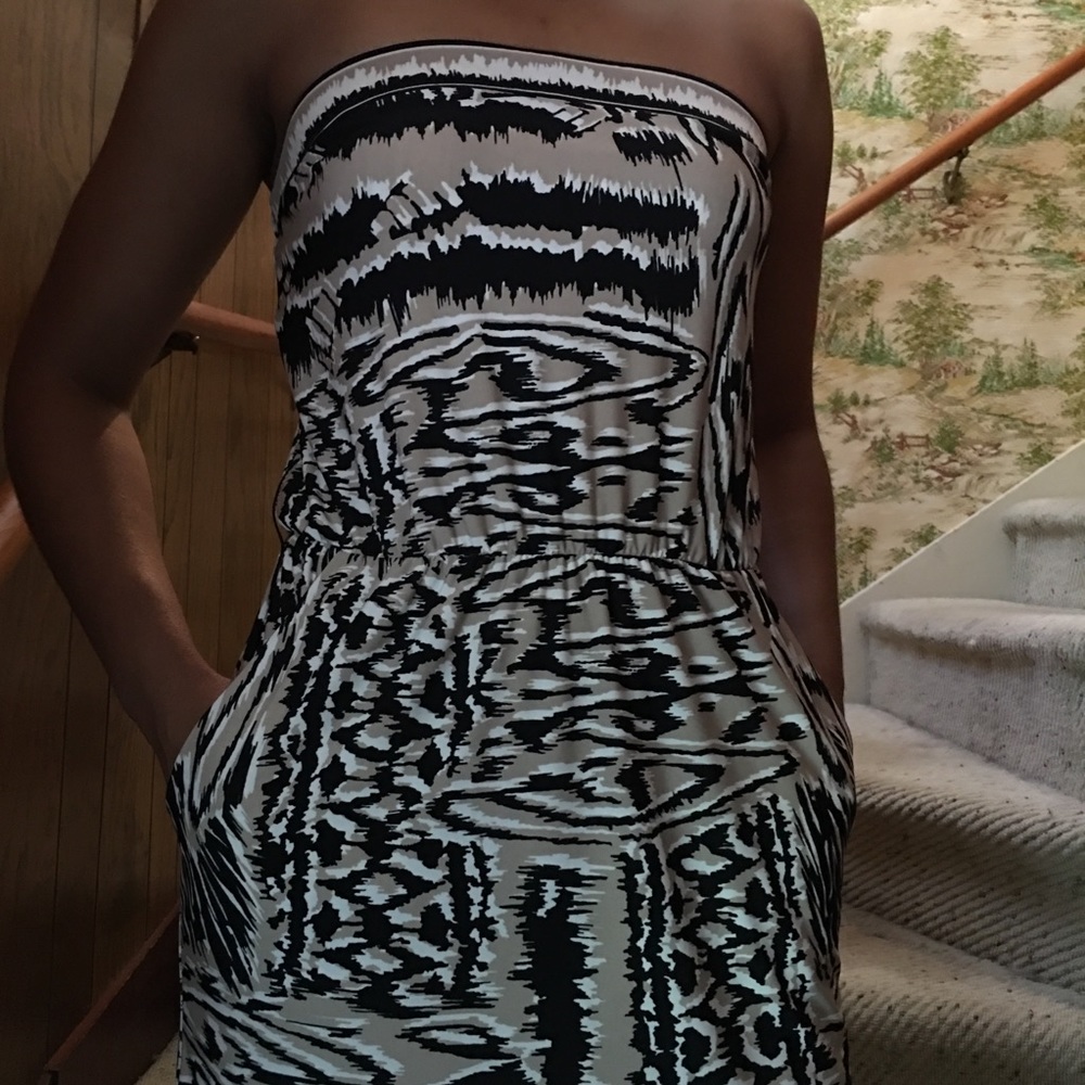 Strapless BCBG Dress π - Picture 4 of 4